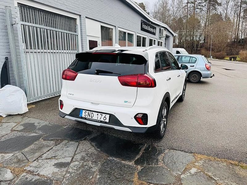 Begagnad Kia Niro Advance 105 HK (77 kW) 2021 Vit SUV