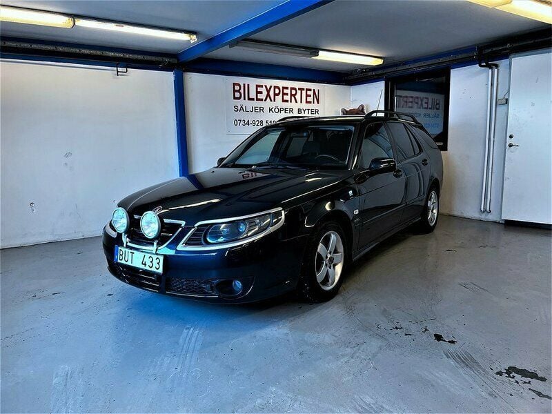 Mörkblå Begagnad 2010 Saab 9-5 Griffin Kombi | 54 900 kr - Bild 1/4