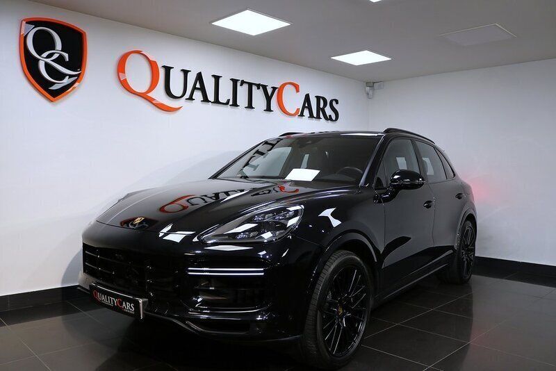 Svart Begagnad 2021 Porsche Cayenne Turbo S SUV | 1 099 000 kr - Bild 1/4