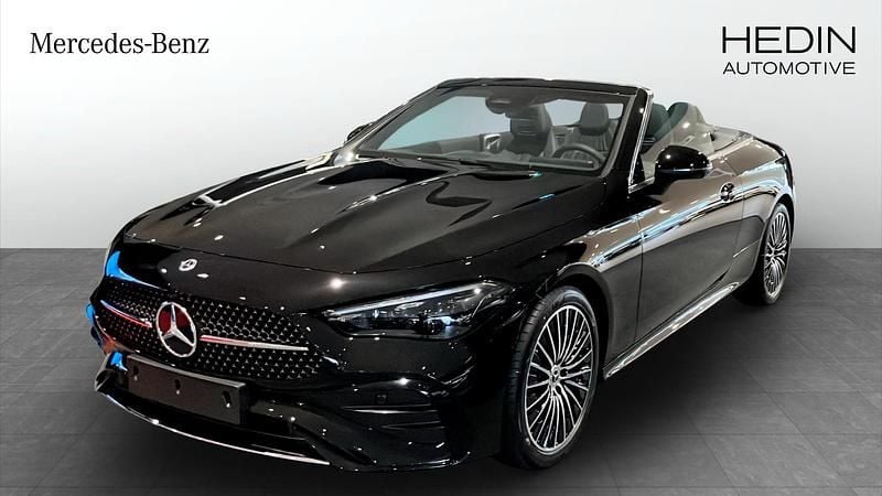 Svart Ny 2025 Mercedes CLE300 Cab | 839 800 kr - Bild 1/4