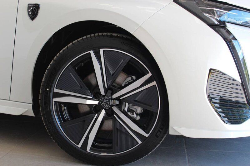 Begagnad Peugeot 308 GT 131 HK (96 kW) 2022 Vit Halvkombi