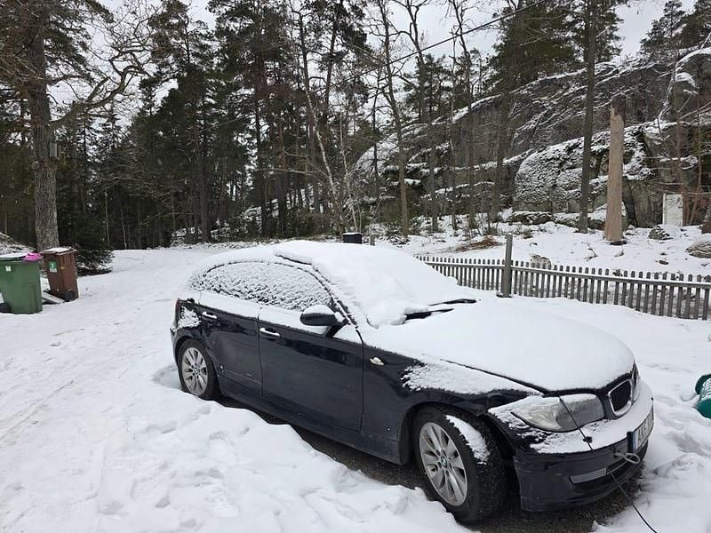 Begagnad 2009 BMW 116 Halvkombi | 35 000 kr (Marknadspris) - Bild 1/2