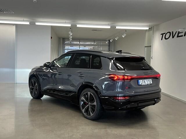 Begagnad Audi Q6 e-tron Sport 285 kW (388 HK) 2024 Magnetgrå SUV