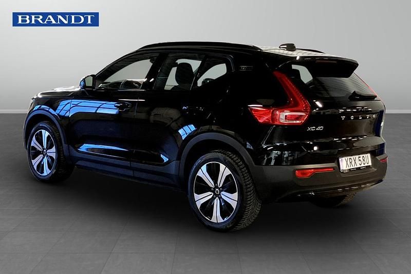 Begagnad Volvo XC40 Single Motor 175 kW (238 HK) 2023 Svart SUV