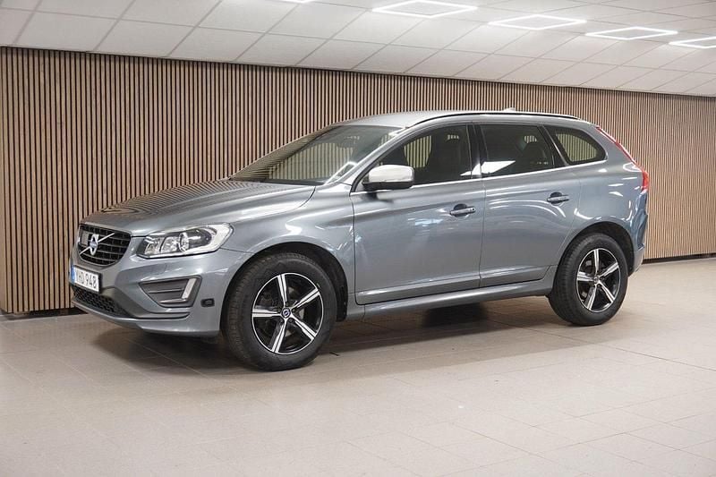Grå Begagnad 2016 Volvo XC60 R-Design SUV | 209 700 kr (Dyr) - Bild 1/4