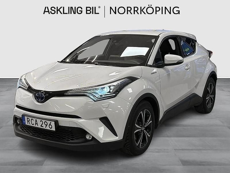 Vit Begagnad 2018 Toyota C-HR Executive SUV | 199 000 kr (Marknadspris) - Bild 1/4