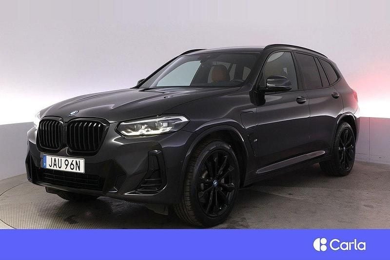 Grå Begagnad 2024 BMW X3 M Sport SUV | 599 900 kr (Marknadspris) - Bild 1/4
