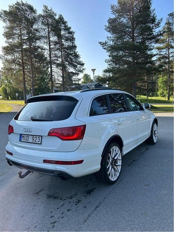 Vit Begagnad 2012 Audi Q7 S-Line SUV | 142 000 kr (Marknadspris) - Bild 1/4
