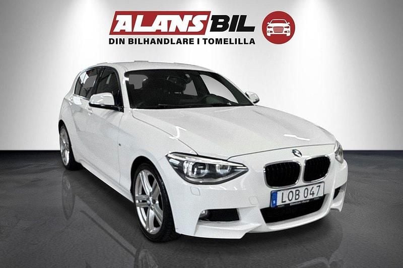 Vit Begagnad 2014 BMW 116 M Sport Halvkombi | 104 000 kr (Marknadspris) - Bild 1/4