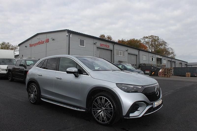 Silver Begagnad 2024 Mercedes EQE350 AMG line SUV | 790 000 kr (Marknadspris) - Bild 1/4