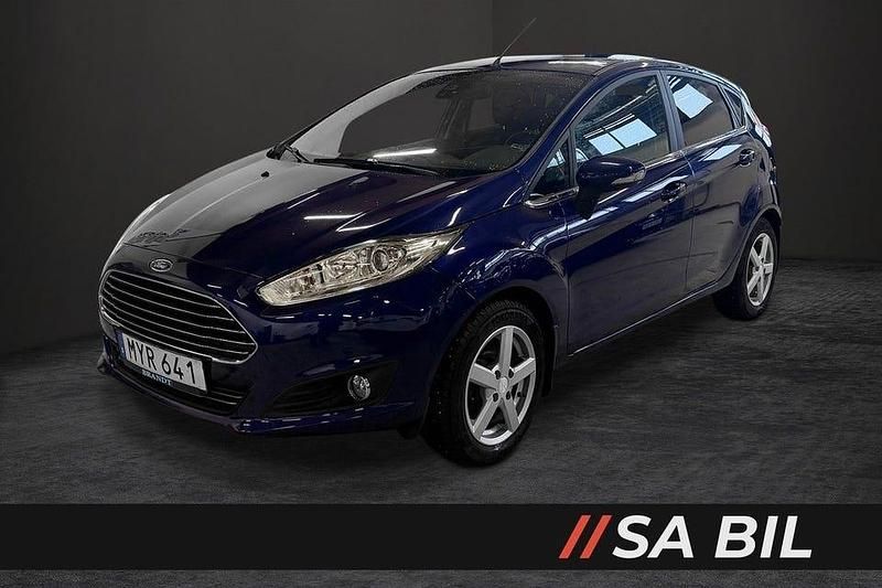 Begagnad Ford Fiesta Titanium 101 HK (74 kW) 2015 Blå