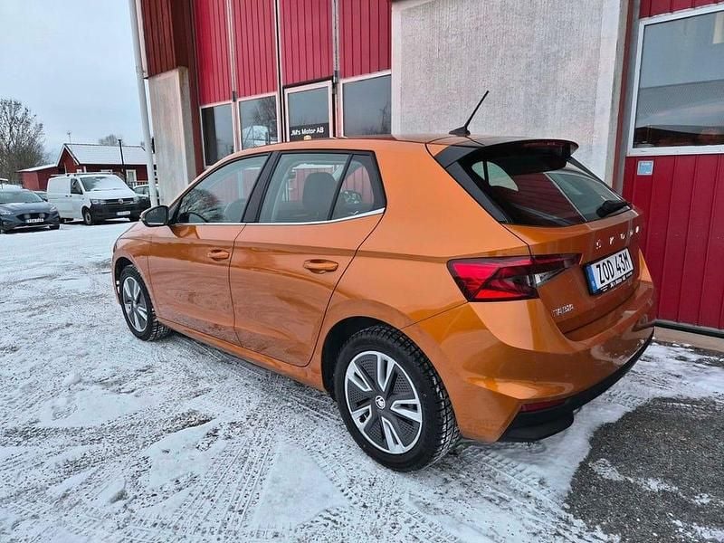 Begagnad Skoda Fabia Style 110 HK (80 kW) 2023 Orange Halvkombi