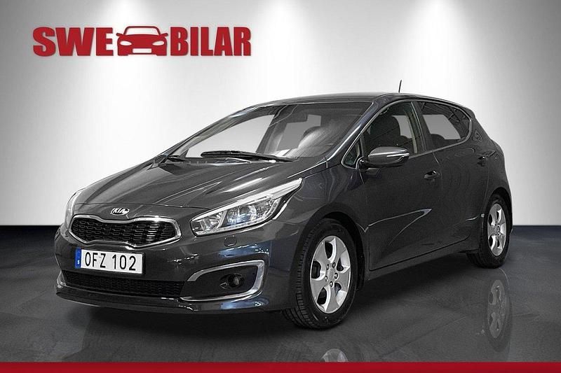 Grå Begagnad 2016 Kia Ceed Halvkombi | 79 900 kr (Marknadspris) - Bild 1/4