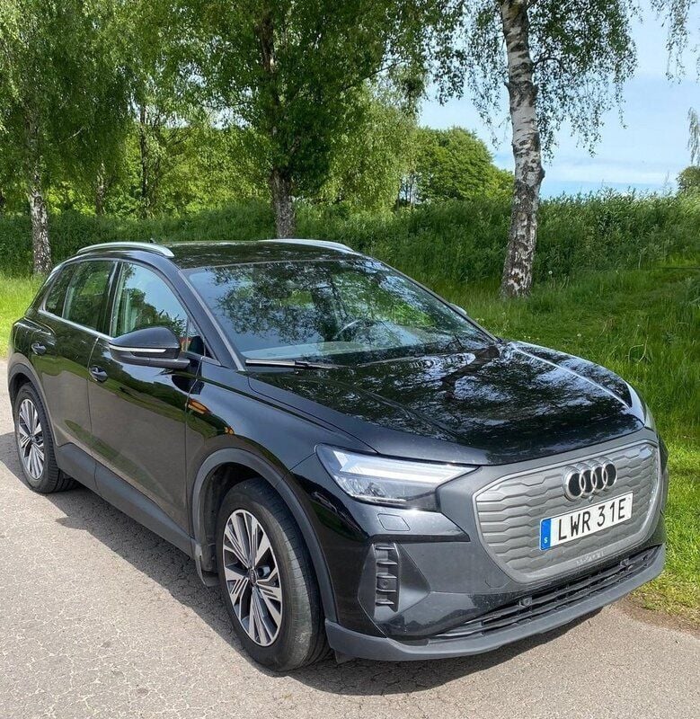 Svart Begagnad 2022 Audi Q4 e-tron Proline SUV | 275 000 kr (Superpris) - Bild 1/4