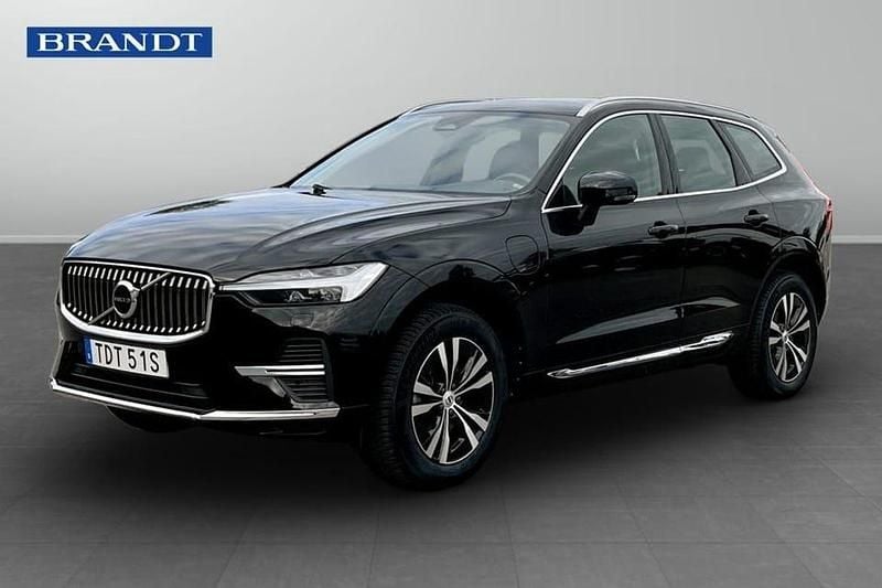 Svart Begagnad 2023 Volvo XC60 Core SUV | 444 900 kr (Marknadspris) - Bild 1/4