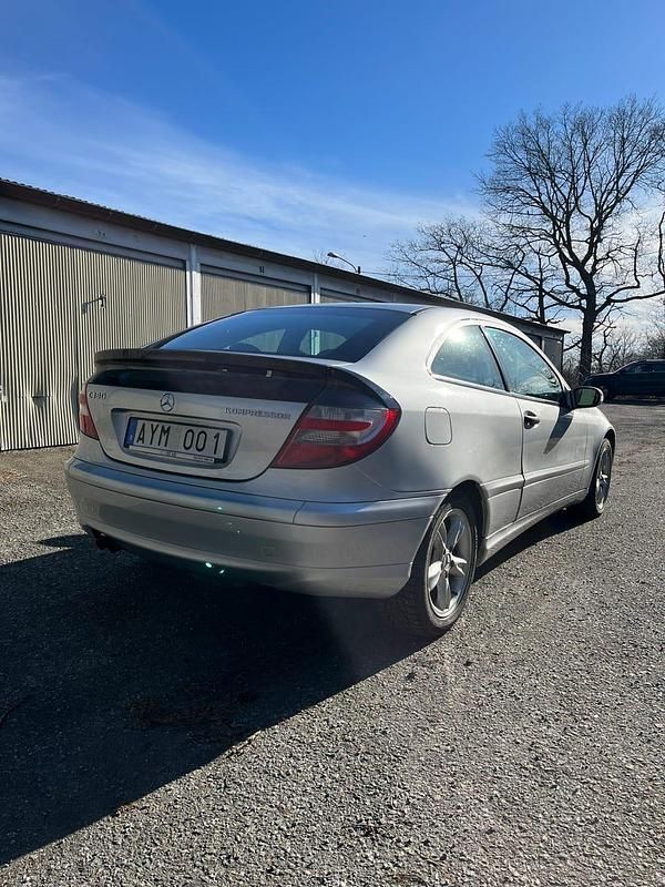 Begagnad Mercedes C180 143 HK (105 kW) 2007