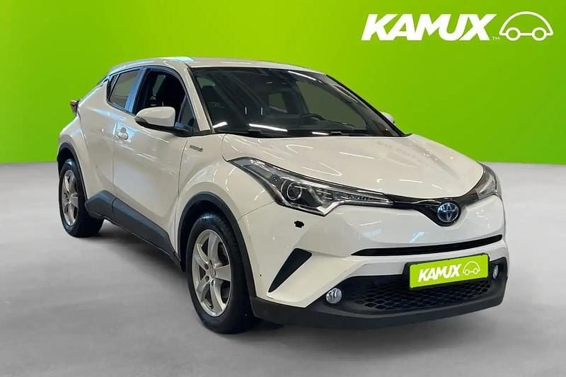 Begagnad Toyota C-HR Active 122 HK (89 kW) 2018 Vit SUV