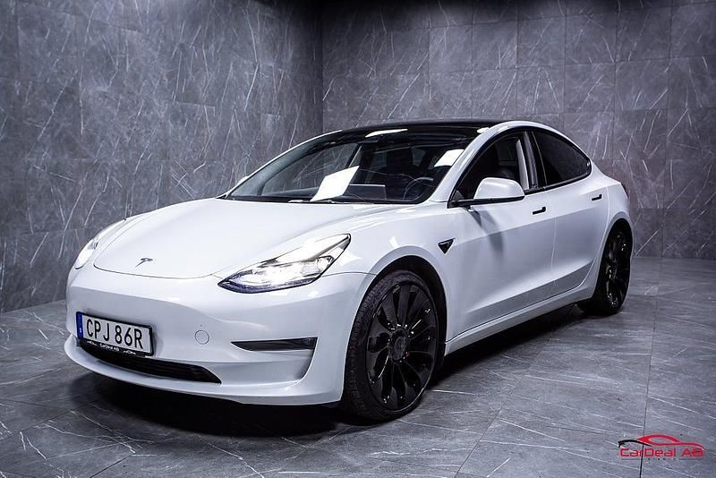 Begagnad Tesla Model 3 Performance 377 kW (513 HK) 2022 Vit Sedan