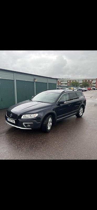Blå Begagnad 2016 Volvo XC70 Momentum SUV | 229 900 kr (Lite dyr) - Bild 1/4
