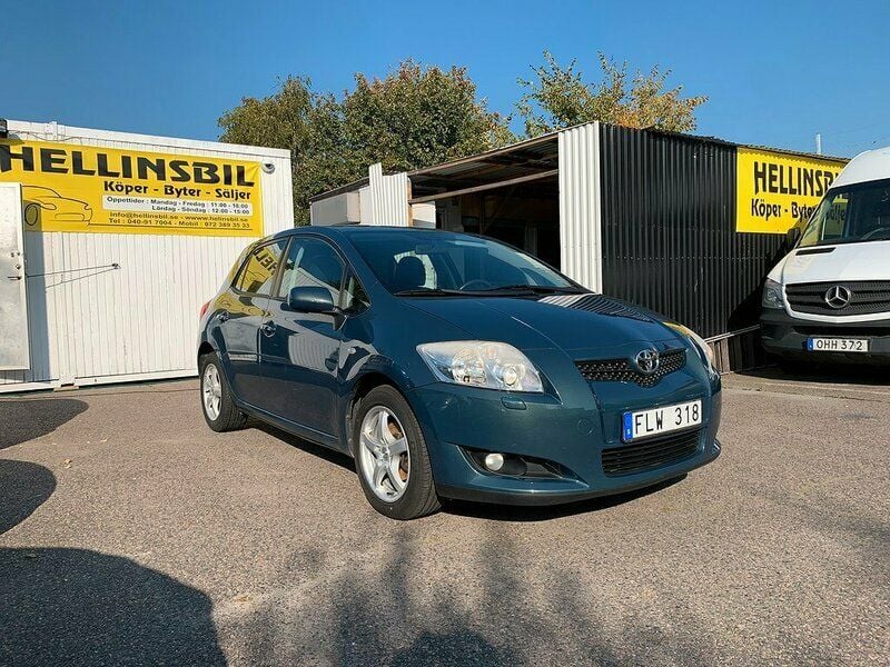 Begagnad Toyota Auris 124 HK (91 kW) 2007 Mörkblå Halvkombi