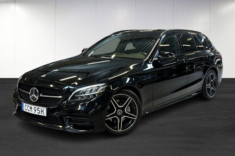 Svart Begagnad 2020 Mercedes C220 AMG line Kombi | 314 900 kr (Lite dyr) - Bild 1/4