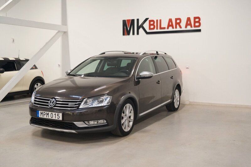 Mörkbrun Begagnad 2014 VW Passat Alltrack Kombi | 139 900 kr (Marknadspris) - Bild 1/4