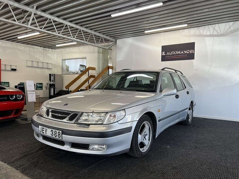 Ljusgrå Begagnad 1999 Saab 9-5 Kombi | 9 900 kr (Lite dyr) - Bild 1/4