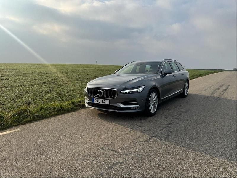 Grå Begagnad 2018 Volvo V90 Inscription Kombi | 210 000 kr (Bra pris) - Bild 1/4