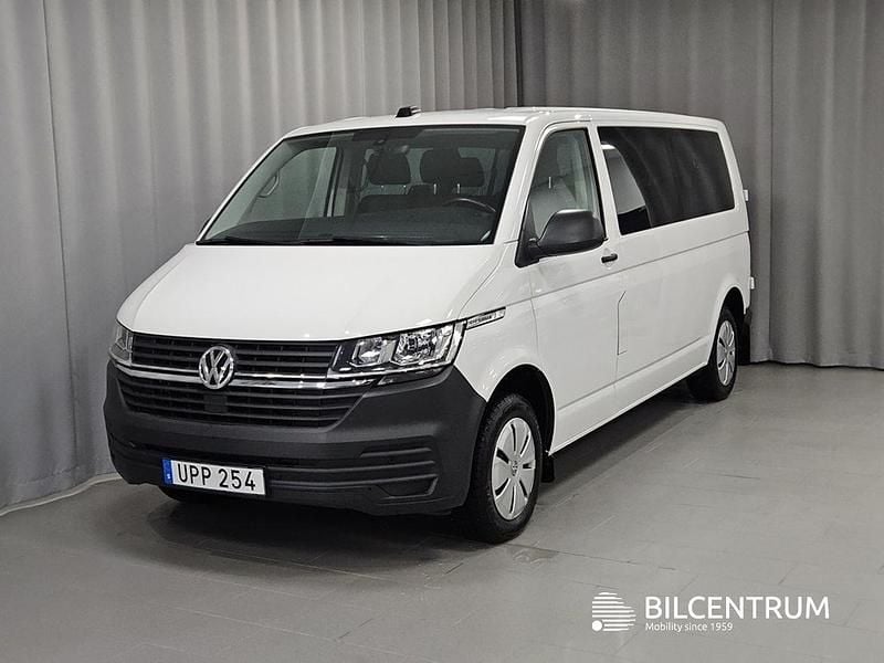 Vit Begagnad 2023 VW Caravelle Trendline Minibuss | 509 900 kr - Bild 1/4