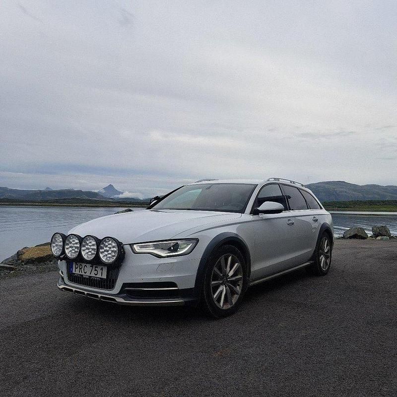 Vit Begagnad 2014 Audi A6 Allroad Kombi | 169 000 kr (Marknadspris) - Bild 1/4