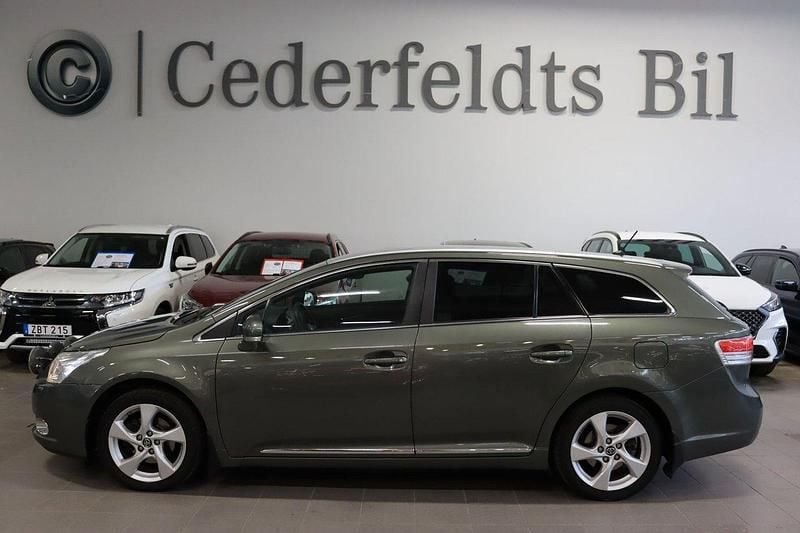 Grön Begagnad 2011 Toyota Avensis Business Edition Kombi | 109 900 kr (Lite dyr) - Bild 1/4