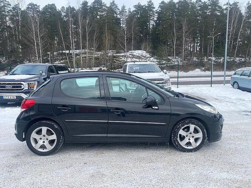 Begagnad Peugeot 207 68 HK (50 kW) 2012 Svart Halvkombi