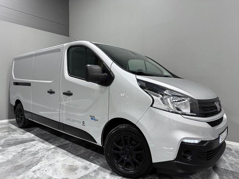 Grå Begagnad 2016 Fiat Talento Van | 134 900 kr (Marknadspris) - Bild 1/4