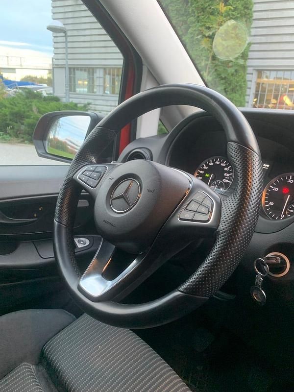 Begagnad Mercedes Vito 114 HK (83 kW) 2015 Van