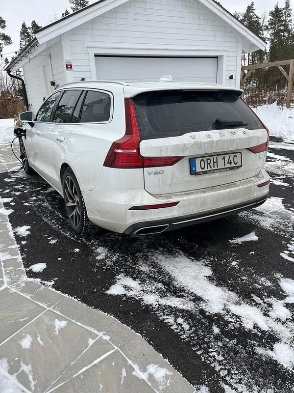 Begagnad Volvo V60 340 HK (250 kW) 2021 Kombi