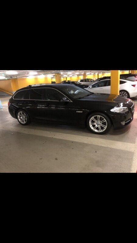 Svart Begagnad 2012 BMW 520 Kombi | 95 000 kr (Marknadspris) - Bild 1/4