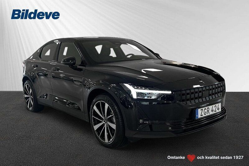 Svart Begagnad 2021 Polestar 2 Plus Sedan | 369 900 kr (Marknadspris) - Bild 1/4