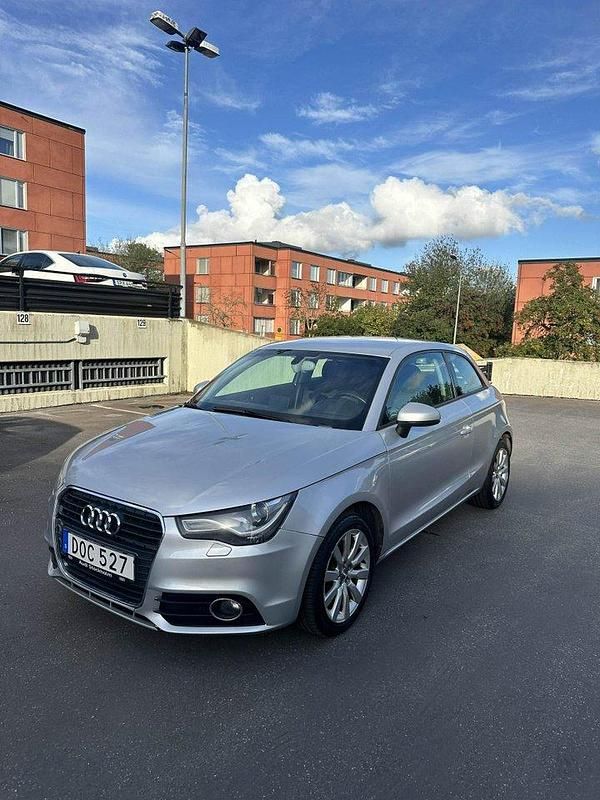 Silver Begagnad 2011 Audi A1 Halvkombi | 44 000 kr (Superpris) - Bild 1/4