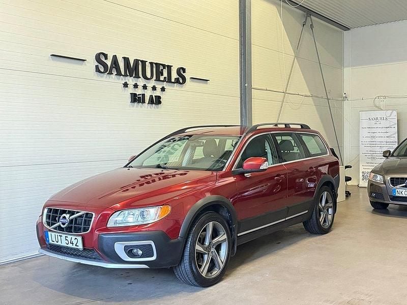 Röd Begagnad 2011 Volvo XC70 Summum SUV | 129 900 kr (Bra pris) - Bild 1/4