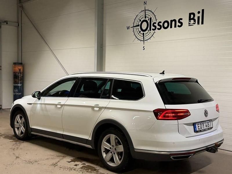 Begagnad VW Passat Alltrack 190 HK (139 kW) 2016 Vit Kombi