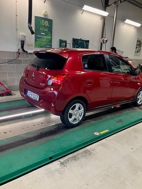Begagnad 2013 Mitsubishi Space Star Halvkombi | 58 000 kr (Marknadspris) - Bild 1/4