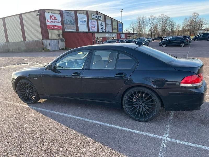 Begagnad 2007 BMW 750 Sedan | 119 000 kr (Marknadspris) - Bild 1/4
