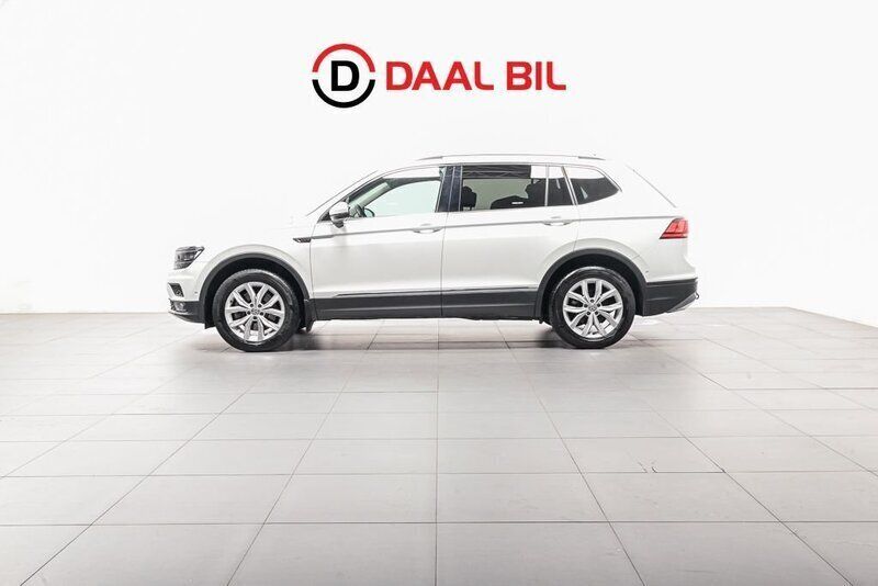 Vit Begagnad 2019 VW Tiguan Allspace SUV | 344 700 kr (Marknadspris) - Bild 1/4