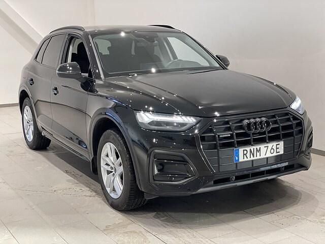 Brilliantsvart Begagnad 2022 Audi Q5 Advanced Plus SUV | 389 900 kr (Lite dyr) - Bild 1/3