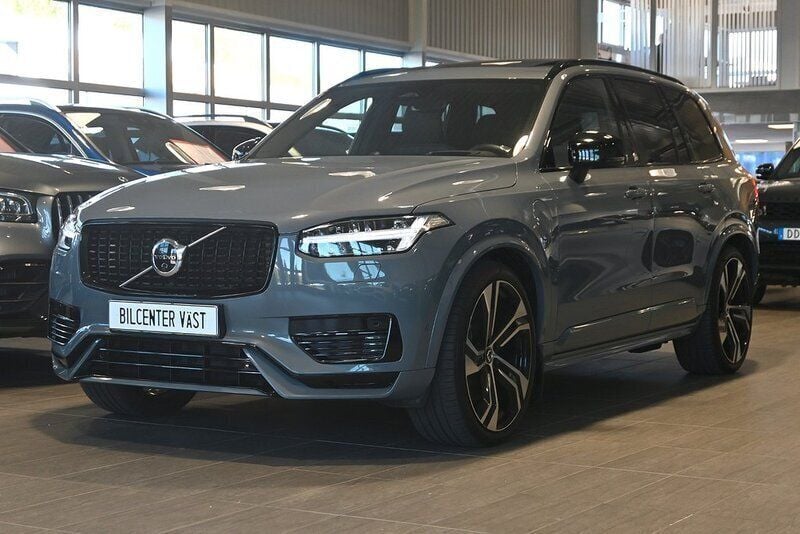 Grå Begagnad 2022 Volvo XC90 R-Design SUV | 679 000 kr (Lite dyr) - Bild 1/4