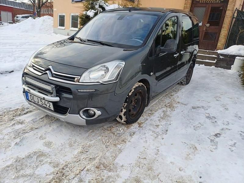 Grå Begagnad 2014 Citroën Berlingo Minibuss | 49 900 kr (Marknadspris) - Bild 1/4