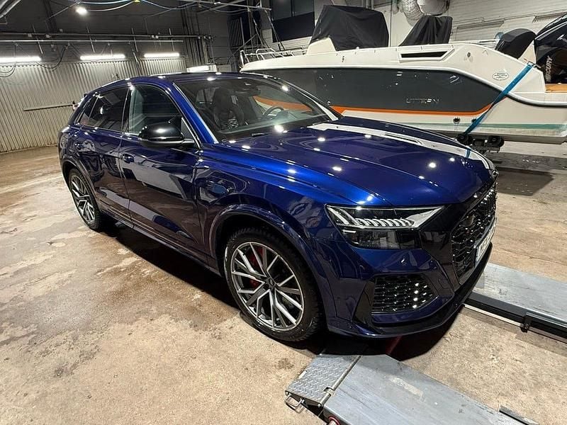 Rsblåmetallic Begagnad 2020 Audi RS Q8 SUV | 899 000 kr (Superpris) - Bild 1/4