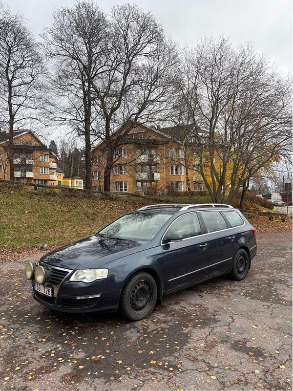Grå Begagnad 2007 VW Passat Sportline Kombi | 19 000 kr (Bra pris) - Bild 1/4