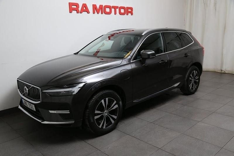Grå Begagnad 2022 Volvo XC60 Core SUV | 394 800 kr (Superpris) - Bild 1/3