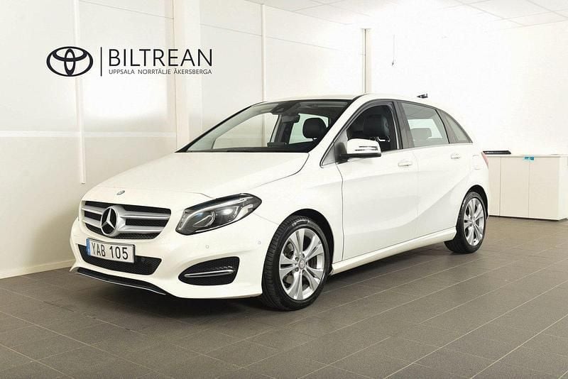 Vit Begagnad 2015 Mercedes B180 Urban Minibuss | 148 900 kr (Marknadspris) - Bild 1/4